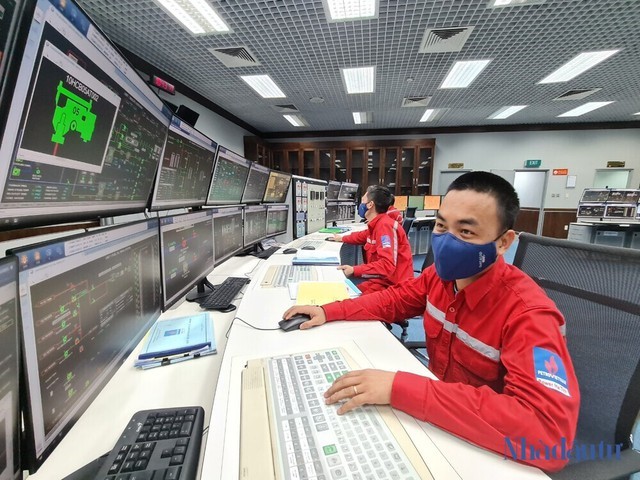  Central control area of Vung Ang 1 Thermal Power Plant, where monitoring and control of all equipment for electricity production line 24/24