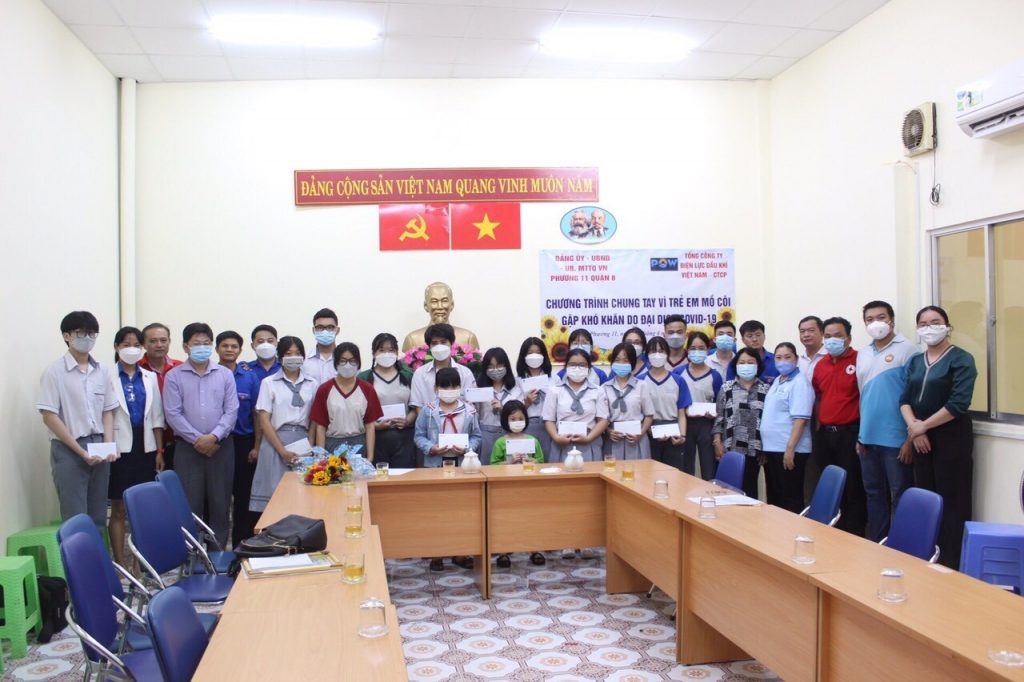  Ban chấp hành Đoàn PV Power phối hợp cùng chính quyền địa phương tổ chức trao quà ủng hộ tại Phường 11- Quận 8 TP. Hồ Chí Minh
