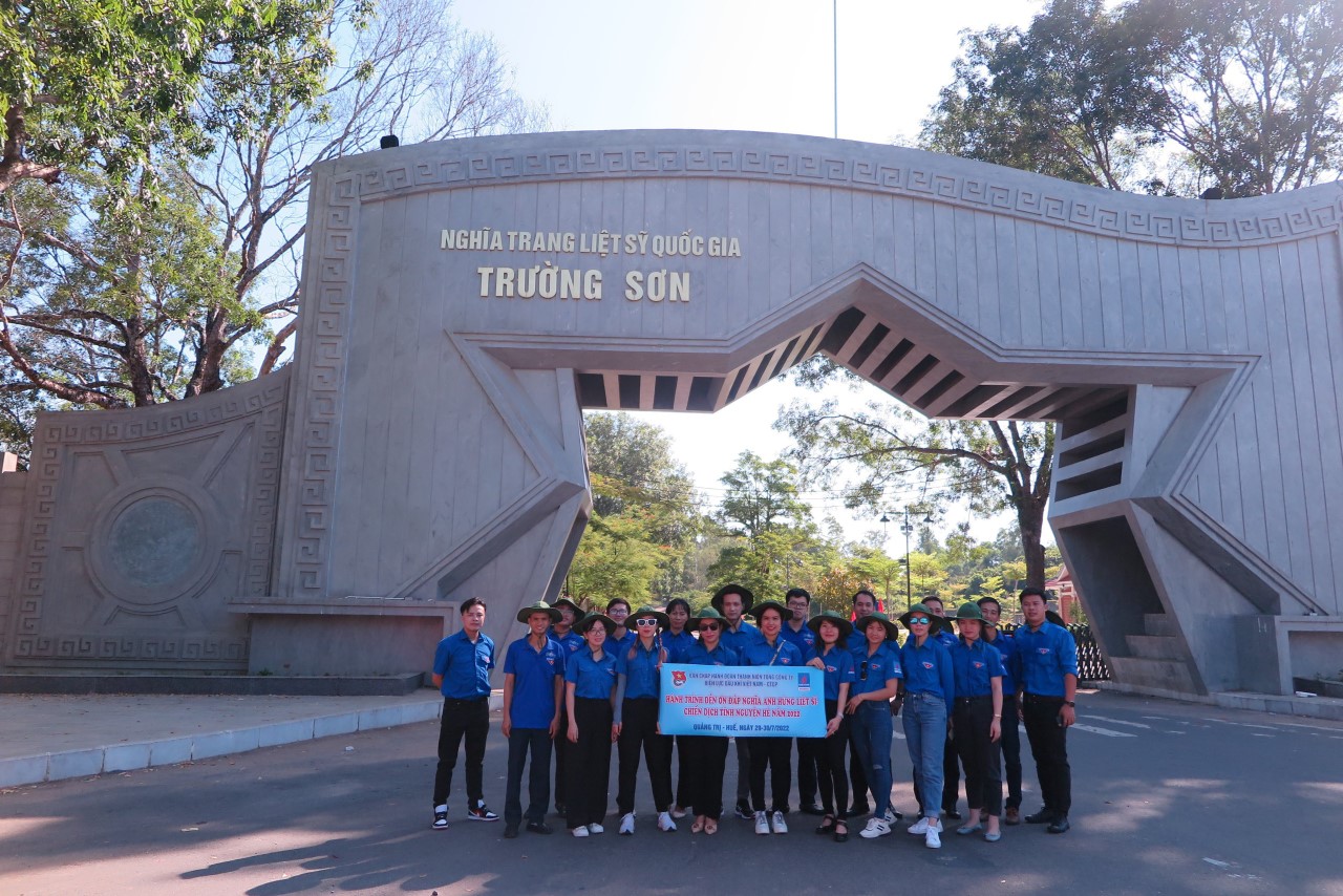 Đoàn Thanh niên PV Power đến thăm nghĩa trang Trường Sơn nhân kỷ niệm 75 năm ngày thương binh liệt sỹ (27/7/1947 - 27/7/2022)