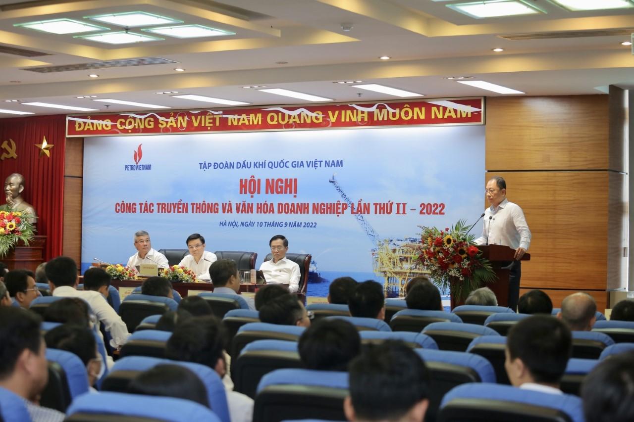 </a> Chủ tịch HĐQT PVOIL Cao Hoài Dương trình bày tham luận